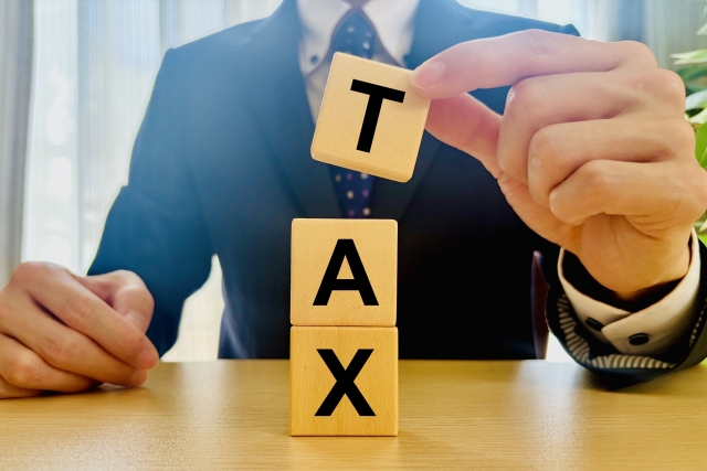 税金と書かれたブロック